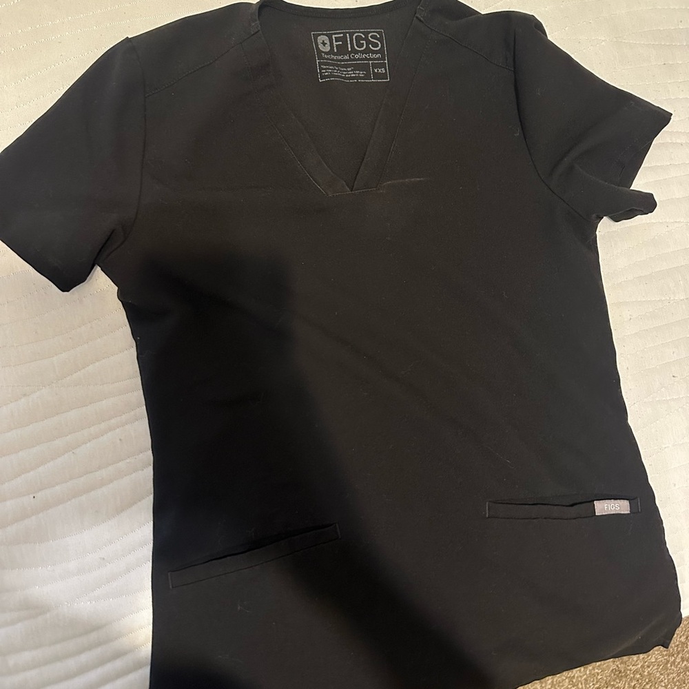 Figs Jet Black V-Neck Scrub Top, 3 pockets